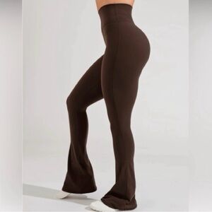 Buffbunny Legacy Flare Legging Dark Brown Medium Short Inseam
